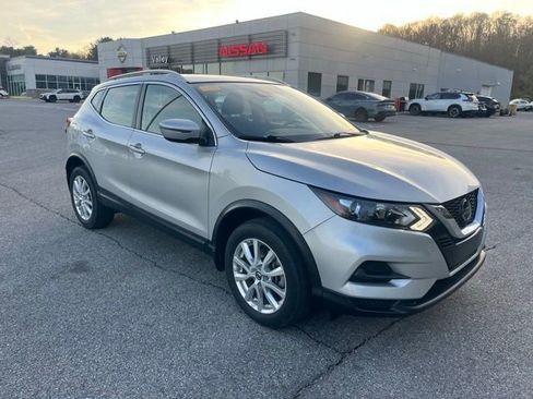 Certified 2020 Nissan Rogue Sport SV image 1