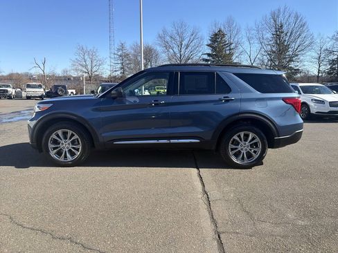 Used 2020 Ford Explorer XLT w/ Equipment Group 202A image 2