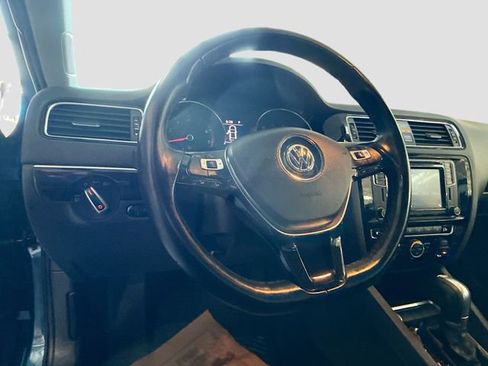 Used 2017 Volkswagen Jetta SEL image 12