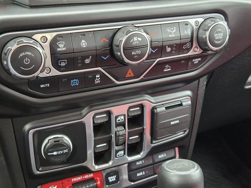 Used 2023 Jeep Wrangler Unlimited Rubicon 4xe image 15