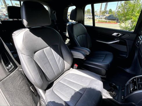 Used 2022 BMW X7 M50i AWD/4WD image 27