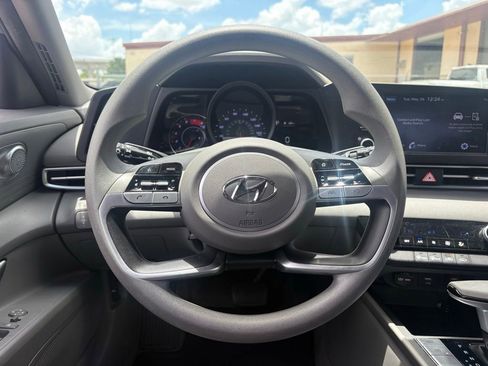 Used 2023 Hyundai Elantra SEL FWD image 18