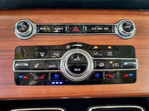 Used 2023 Lincoln Aviator Reserve w/ Equipment Group 201A AWD/4WD image 16