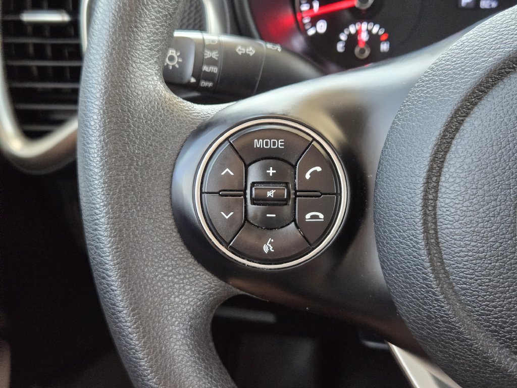Used 2022 Kia Soul LX w/ Technology Package FWD image 29