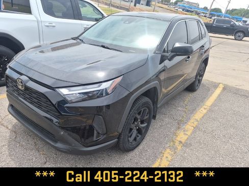 Used 2023 Toyota RAV4 LE AWD/4WD image 1