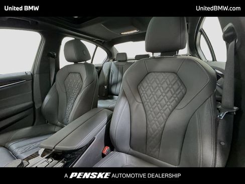 Used 2023 BMW 530i w/ Premium Package RWD image 5