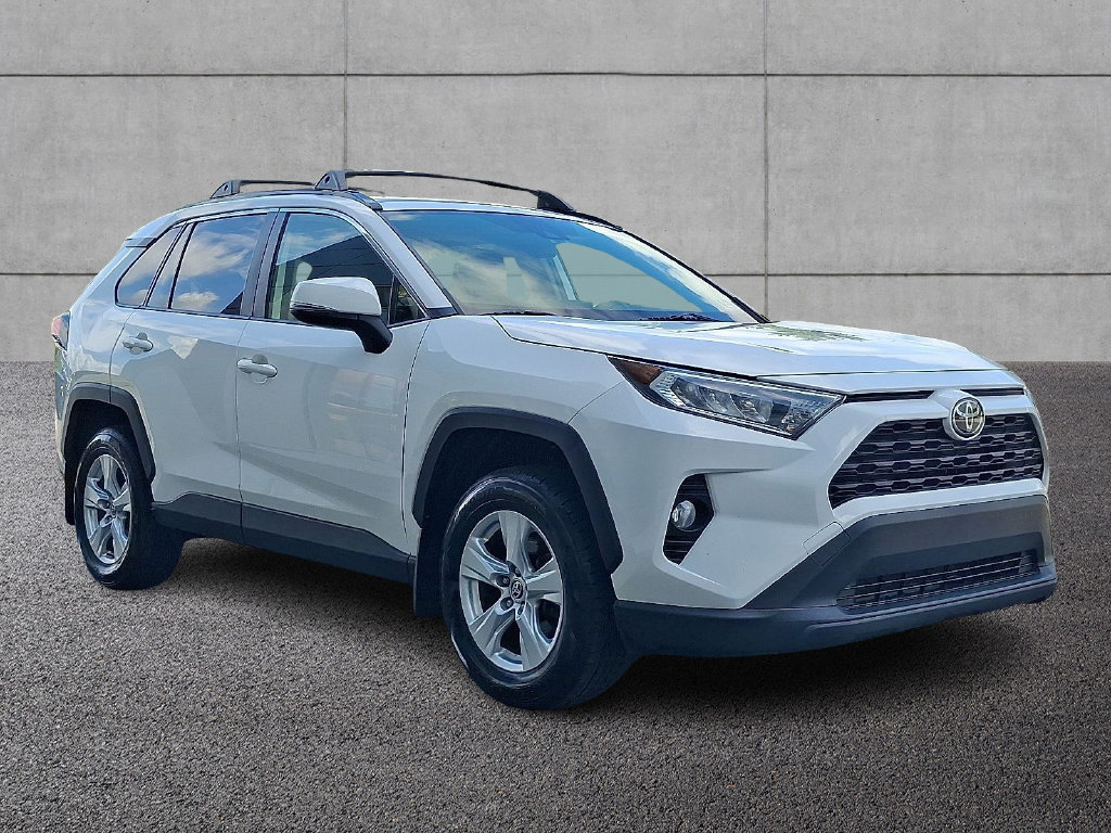 Used 2020 Toyota RAV4 XLE w/ Convenience Package AWD/4WD image 3