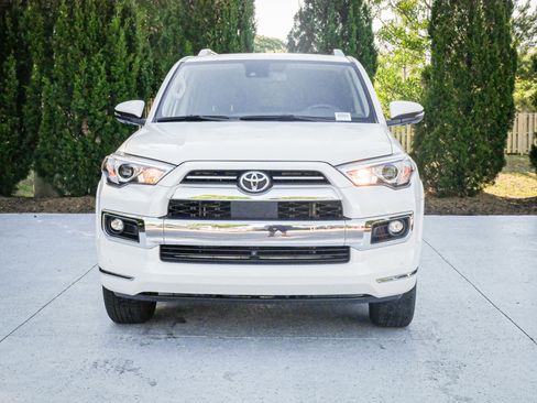 Used 2023 Toyota 4Runner Limited RWD image 3