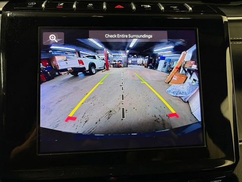 Used 2024 Jeep Grand Cherokee Altitude AWD/4WD image 22