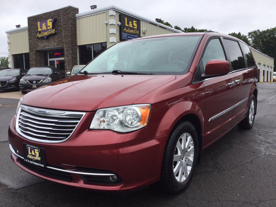 Used 2015 Chrysler Town & Country Touring w/ Driver Convenience Group FWD image 1