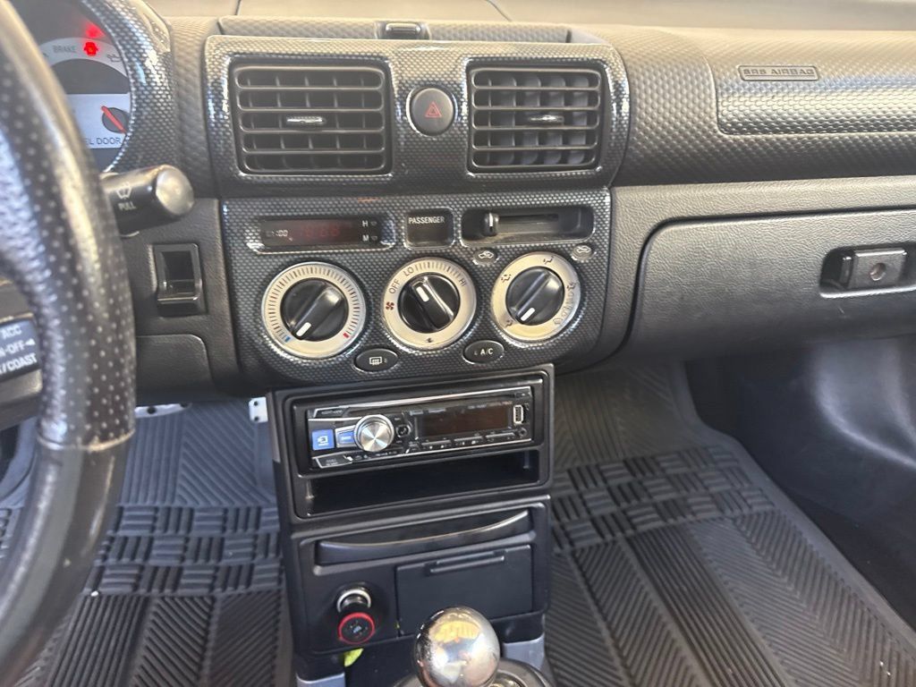 Used 2004 Toyota MR2 w/ Preferred Accessory Pkg RWD image 8