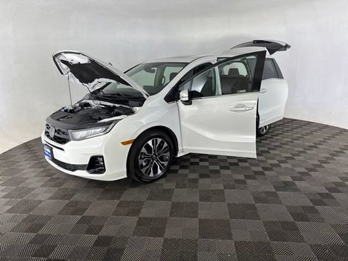 Used 2026 Honda Odyssey Elite image 12