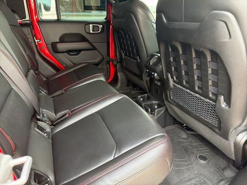 Used 2022 Jeep Gladiator Rubicon w/ Cold Weather Group image 18