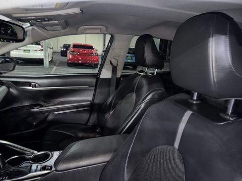 Used 2021 Toyota Camry XLE image 23