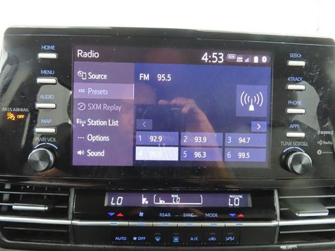 Used 2023 Toyota Sienna LE AWD/4WD image 25