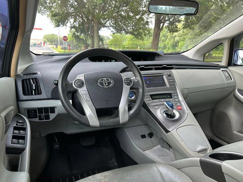 Used 2014 Toyota Prius Two FWD image 13