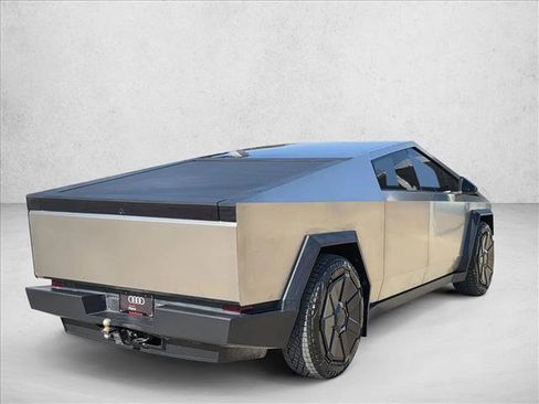 Used 2024 Tesla Cybertruck AWD Crew Cab image 5