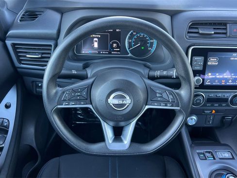 Used 2023 Nissan Leaf S image 14
