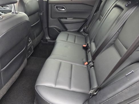 Used 2021 Nissan Rogue SV w/ Premium Package image 6