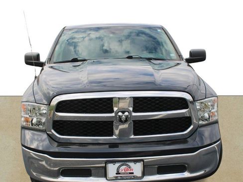 Used 2019 RAM 1500 Classic SLT image 9