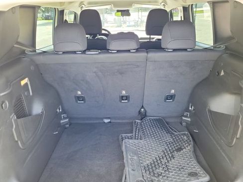 Used 2022 Jeep Renegade Sport AWD/4WD image 9