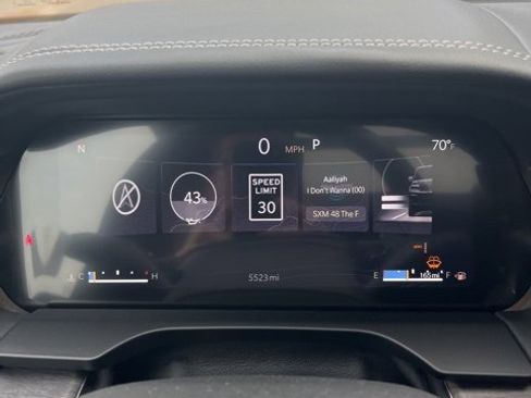 Used 2024 Jeep Grand Cherokee L Overland w/ Luxury Tech Group IV image 7