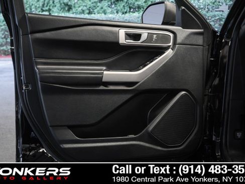 Used 2022 Ford Explorer XLT w/ Equipment Group 202A AWD/4WD image 27