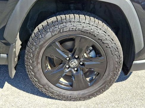 Used 2021 Toyota RAV4 XLE w/ Convenience Package image 11