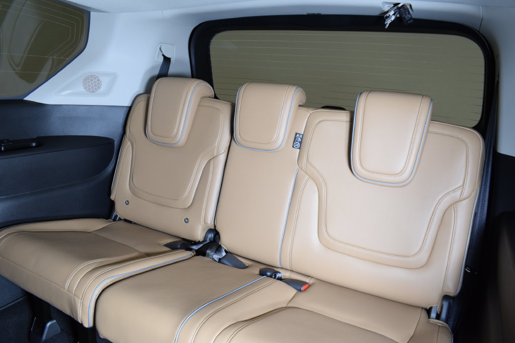 New 2027 INFINITI QX80 Luxe w/ Cargo Package AWD/4WD image 30