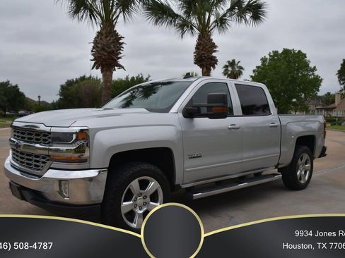 Used 2017 Chevrolet Silverado 1500 LT w/ Texas Edition RWD image 2