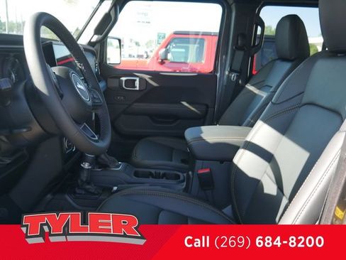 New 2026 Jeep Gladiator Sport AWD/4WD image 33