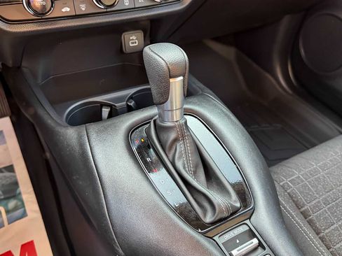 Used 2024 Honda HR-V LX image 19