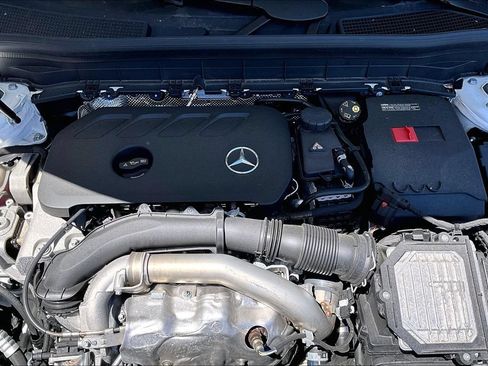 Used 2026 Mercedes-Benz GLB 250 4MATIC image 34