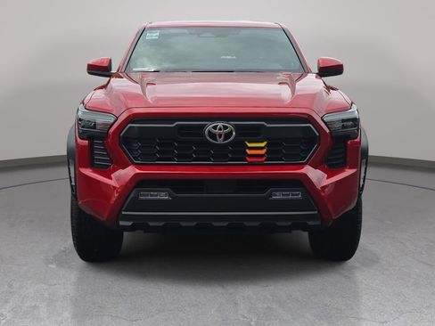 Used 2024 Toyota Tacoma TRD Off-Road AWD/4WD image 2