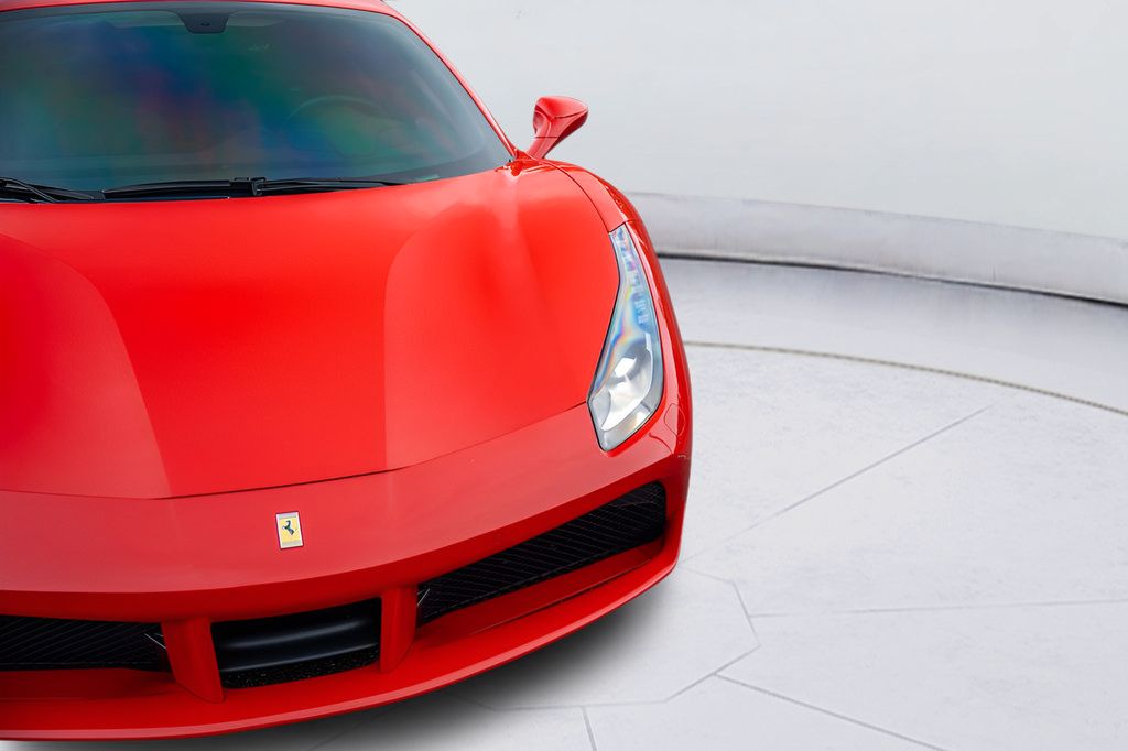 Used 2016 Ferrari 488 GTB RWD image 4