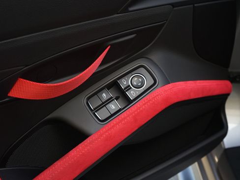 Used 2018 Porsche 911 GT2 RS RWD image 32
