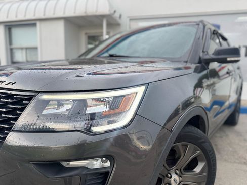 Used 2018 Ford Explorer Sport AWD/4WD image 4