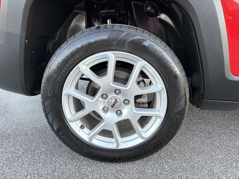 Used 2023 Jeep Renegade Latitude image 18