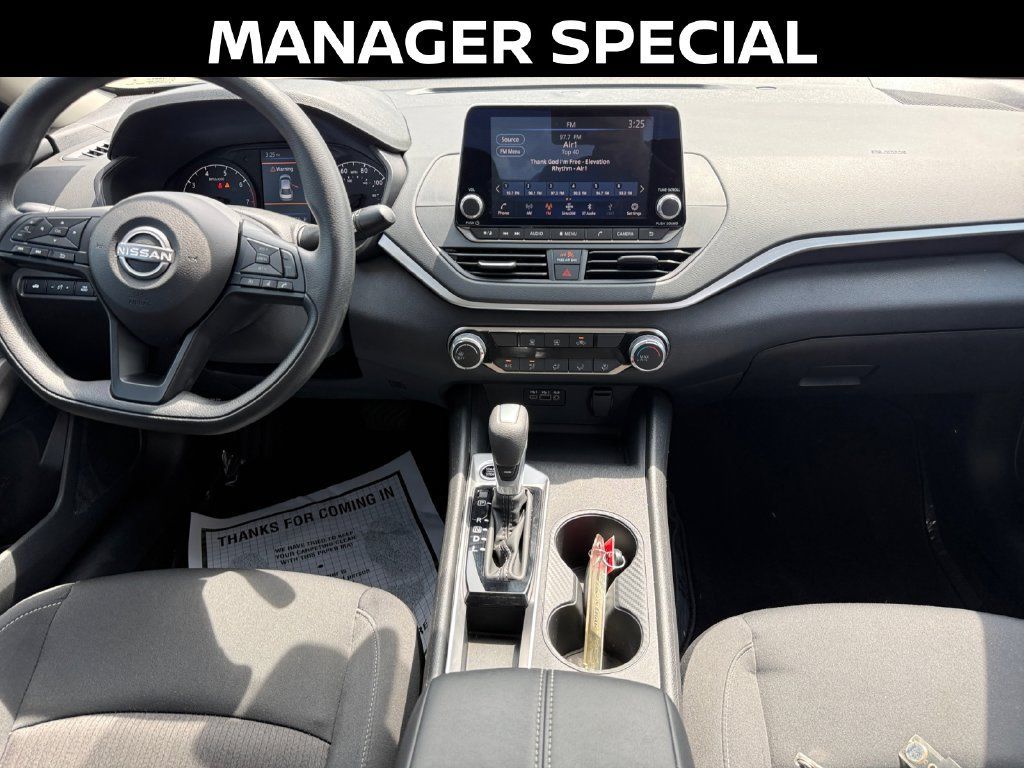 Used 2025 Nissan Altima 2.5 S FWD image 15