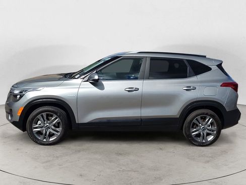 Used 2023 Kia Seltos S w/ Navigation Package AWD/4WD image 2