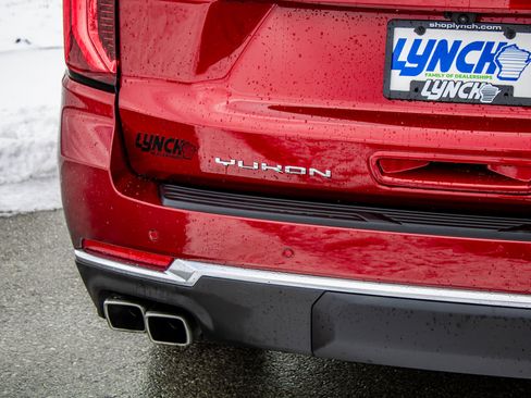 Used 2025 GMC Yukon XL Denali w/ Sun & Power Step Package image 10