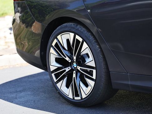 New 2027 BMW 530i w/ Premium Package RWD image 6