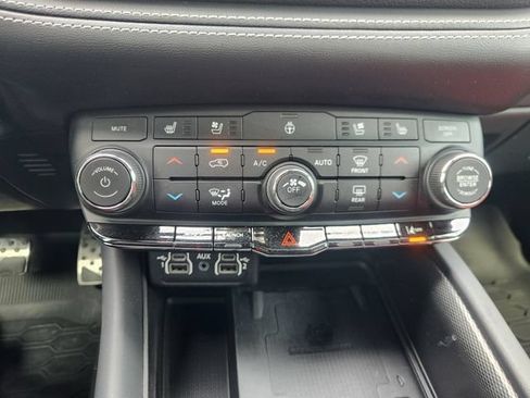 Used 2024 Dodge Durango SRT AWD/4WD image 18