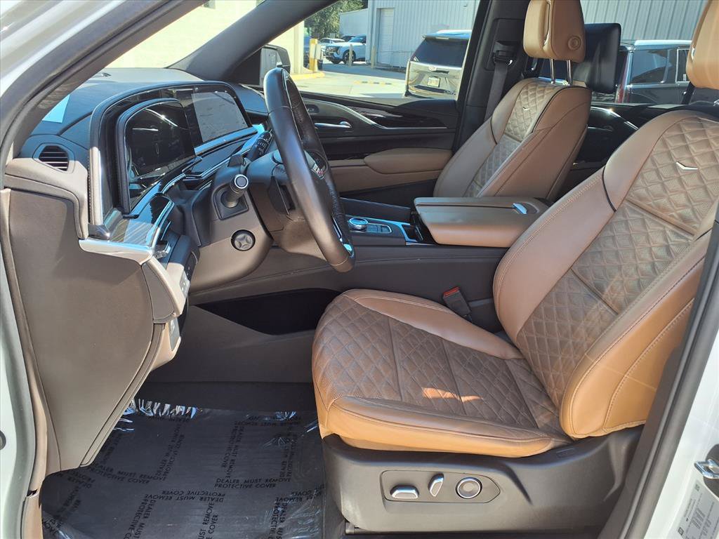 Used 2023 Cadillac Escalade ESV Premium Luxury AWD/4WD image 21