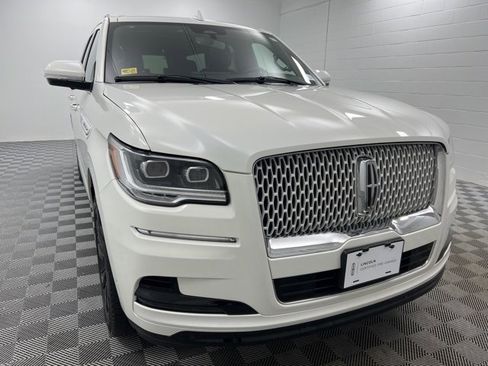 Used 2024 Lincoln Navigator L Reserve image 2