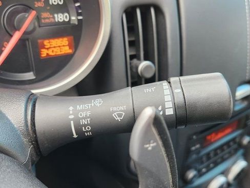 Used 2018 Nissan 370Z Roadster image 24