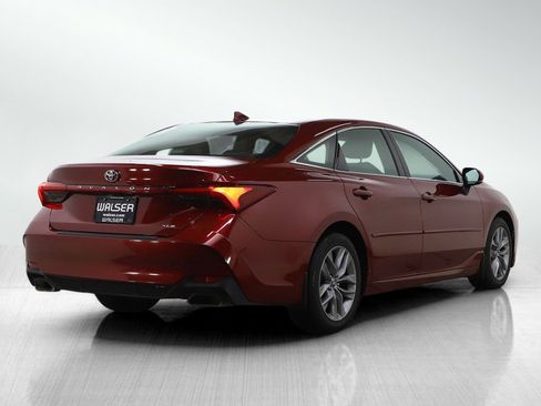 Used 2020 Toyota Avalon XLE image 6