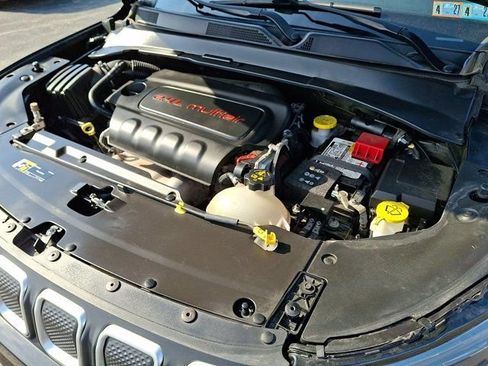 Certified 2022 Jeep Compass Latitude image 32