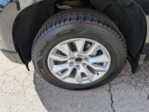 Used 2023 Chevrolet Silverado 1500 Custom image 24