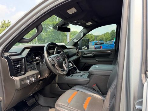 Used 2024 GMC Sierra 2500 AT4 w/ AT4 Preferred Package AWD/4WD image 18